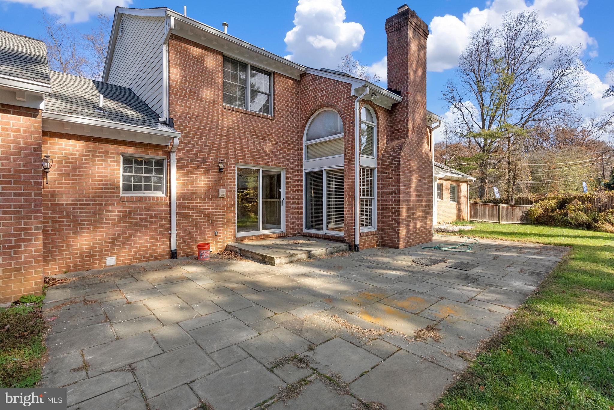 7116 BRADLEY BLVD