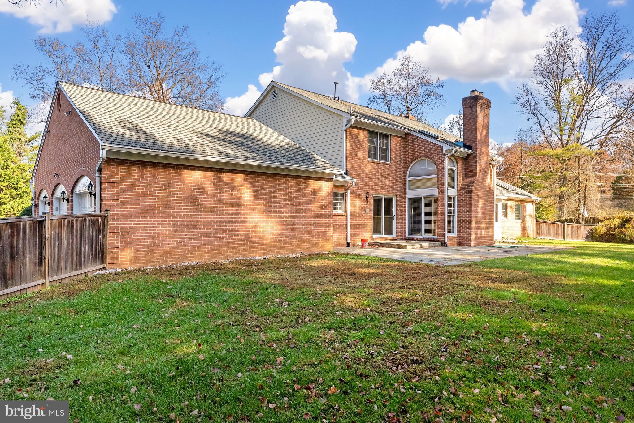 7116 BRADLEY BLVD