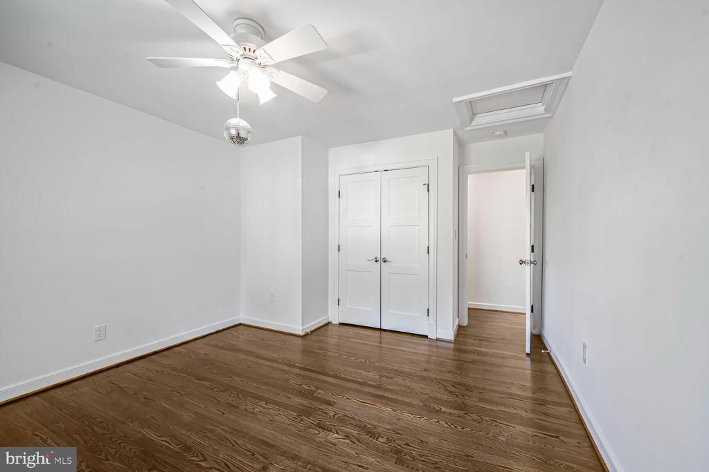 4406 Highland Ave