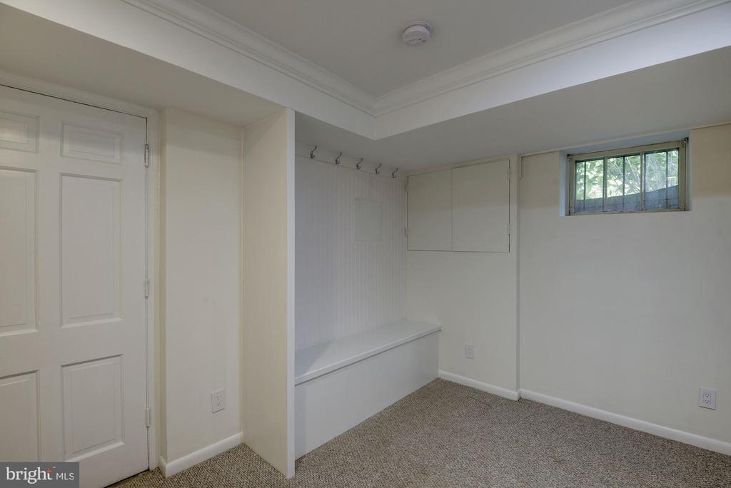 5308 FALMOUTH RD