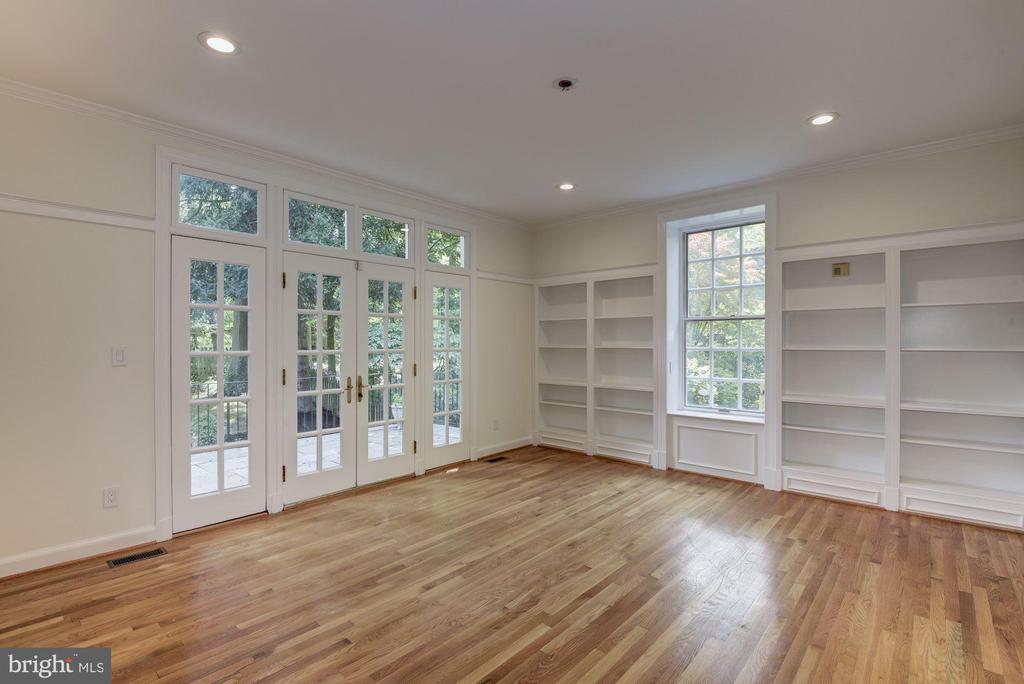 5308 FALMOUTH RD
