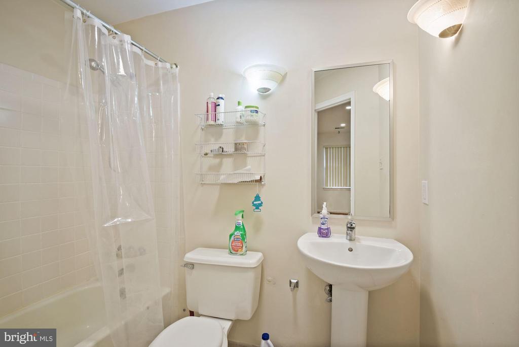 10400 PARTHENON COURT 10400