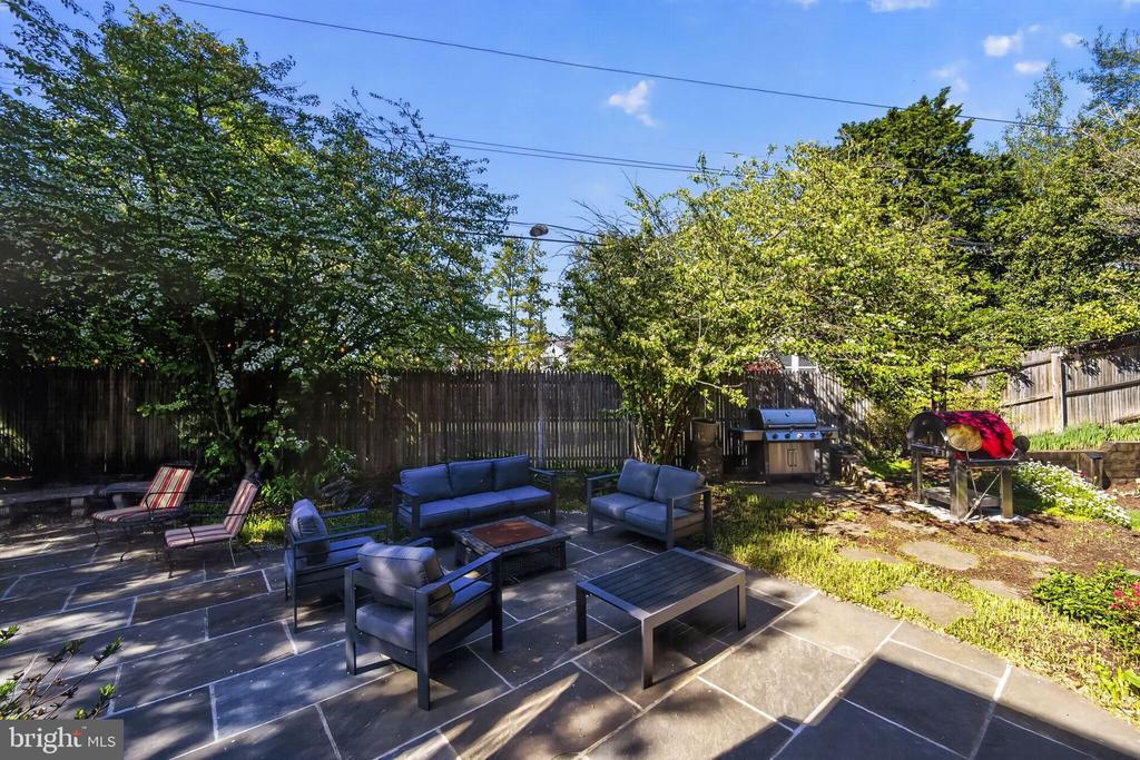 5115 CAPE COD COURT