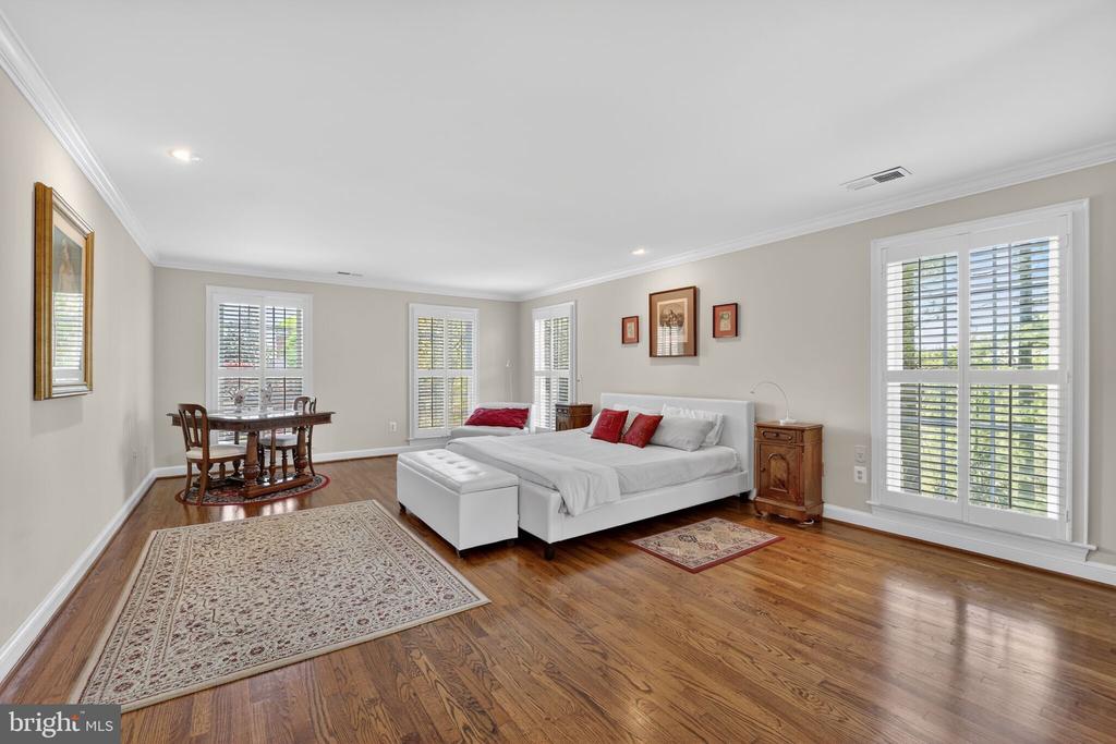 5115 CAPE COD COURT