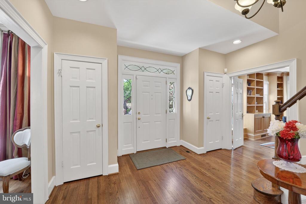 5115 CAPE COD COURT