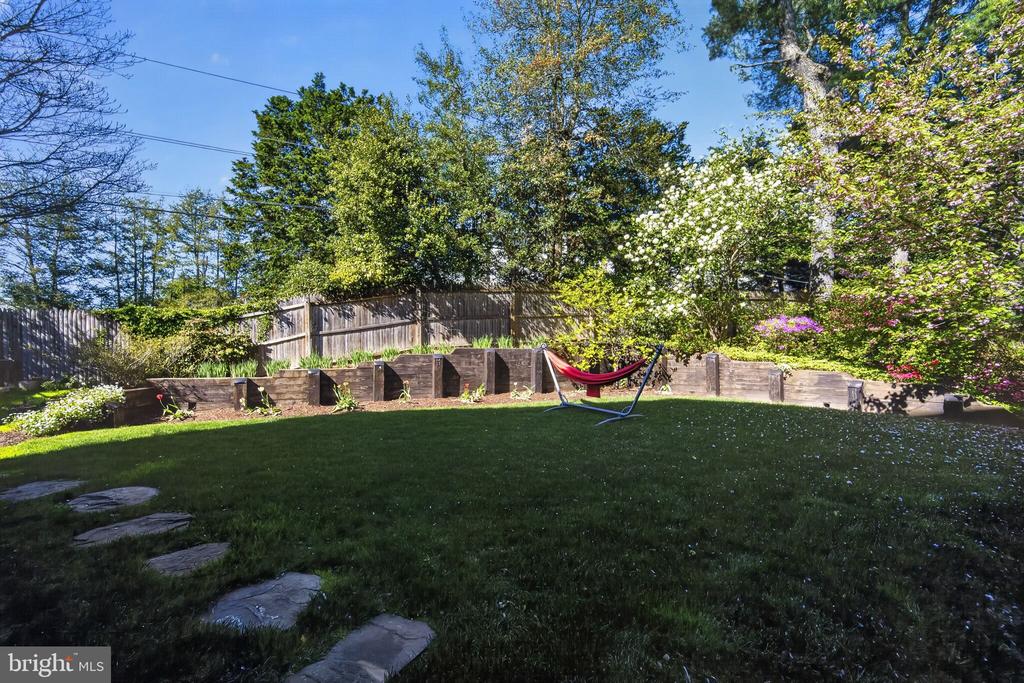 5115 CAPE COD COURT