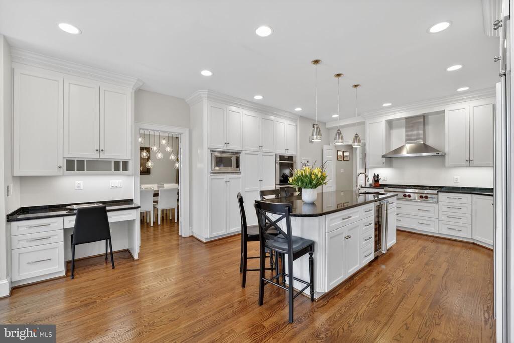 5115 CAPE COD COURT