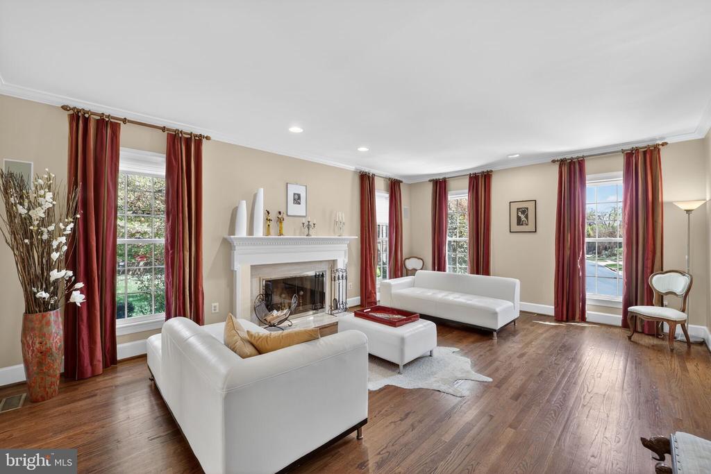 5115 CAPE COD COURT