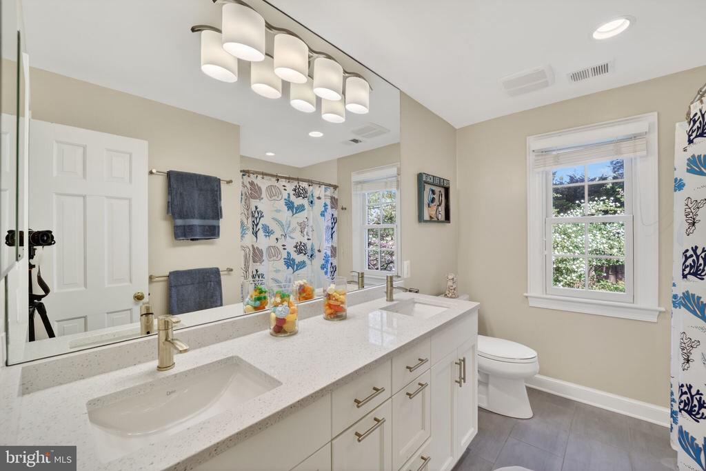 5115 CAPE COD COURT