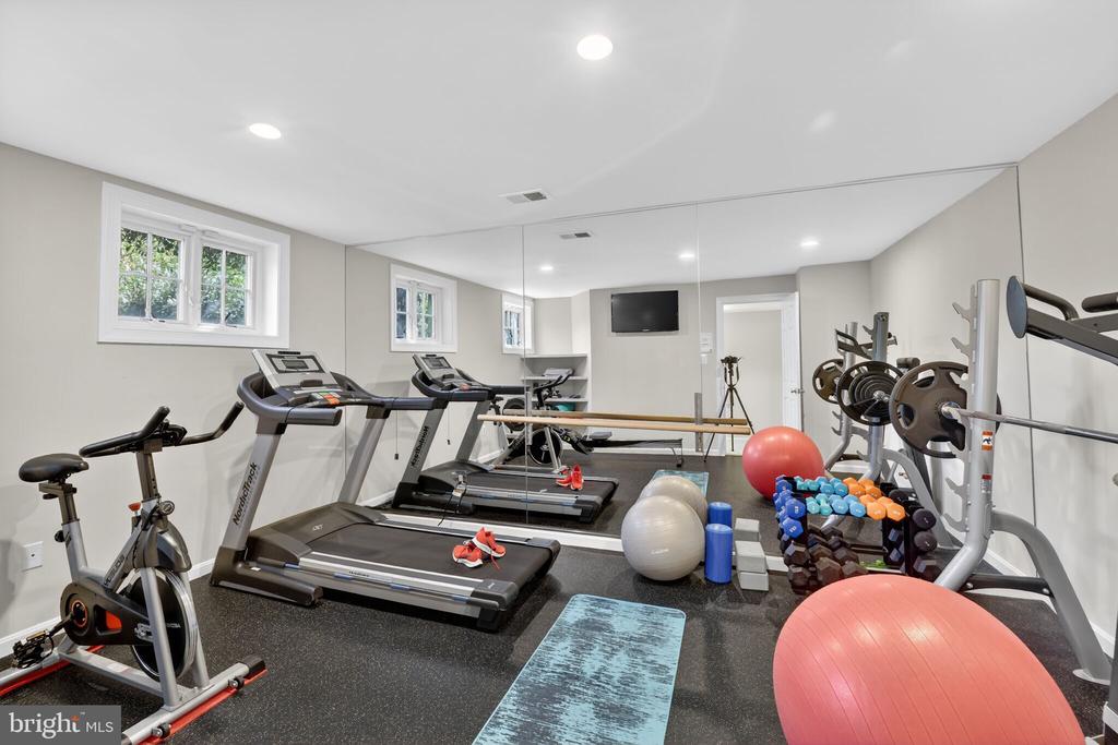 5115 CAPE COD COURT