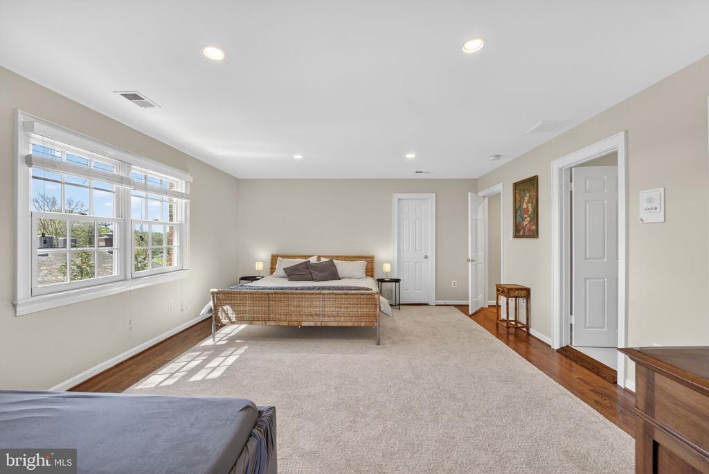 5115 CAPE COD COURT