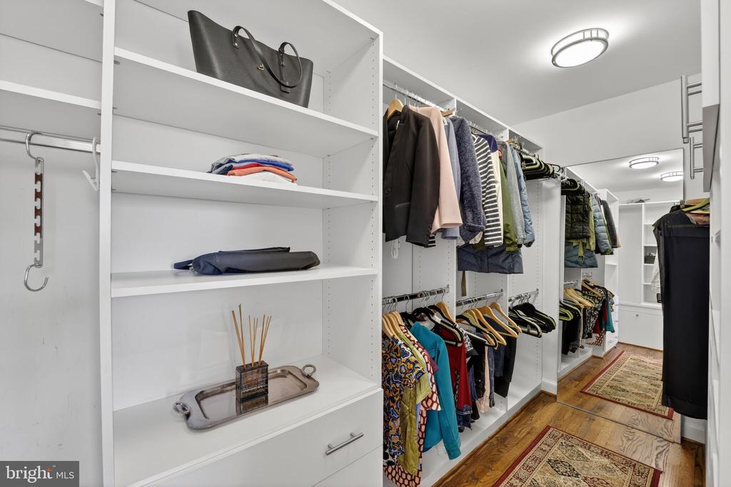 5115 CAPE COD COURT