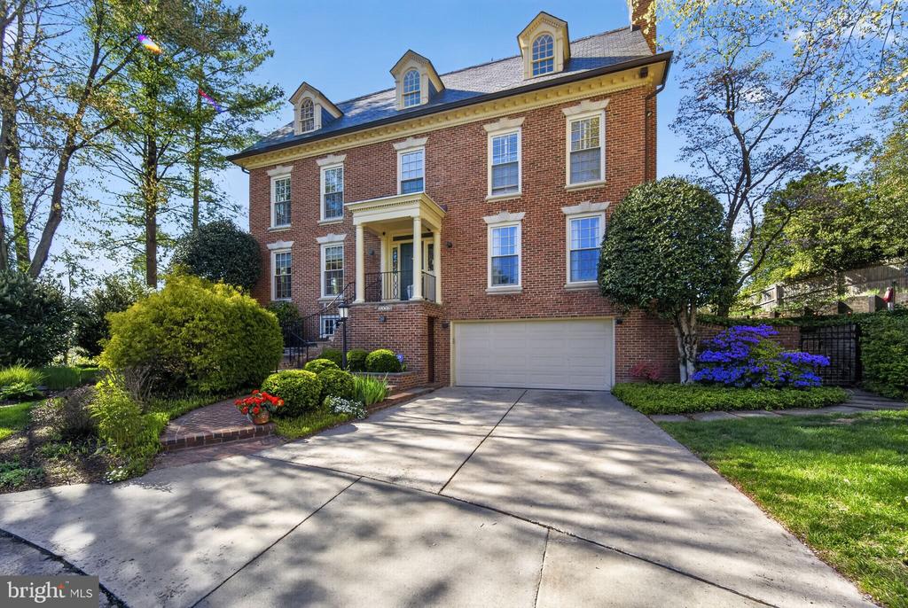 5115 CAPE COD COURT