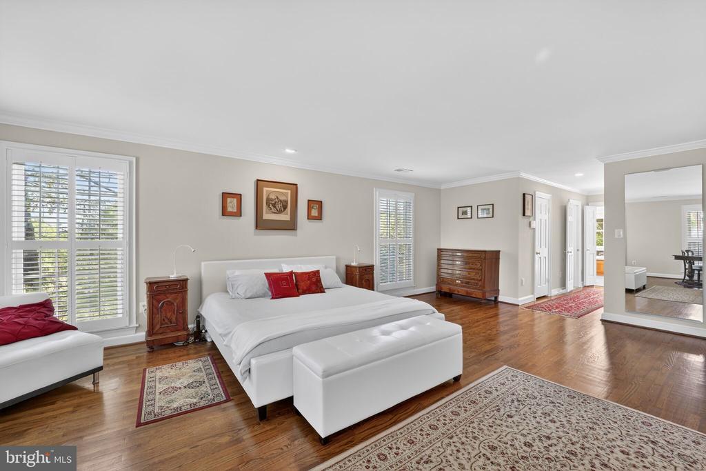 5115 CAPE COD COURT
