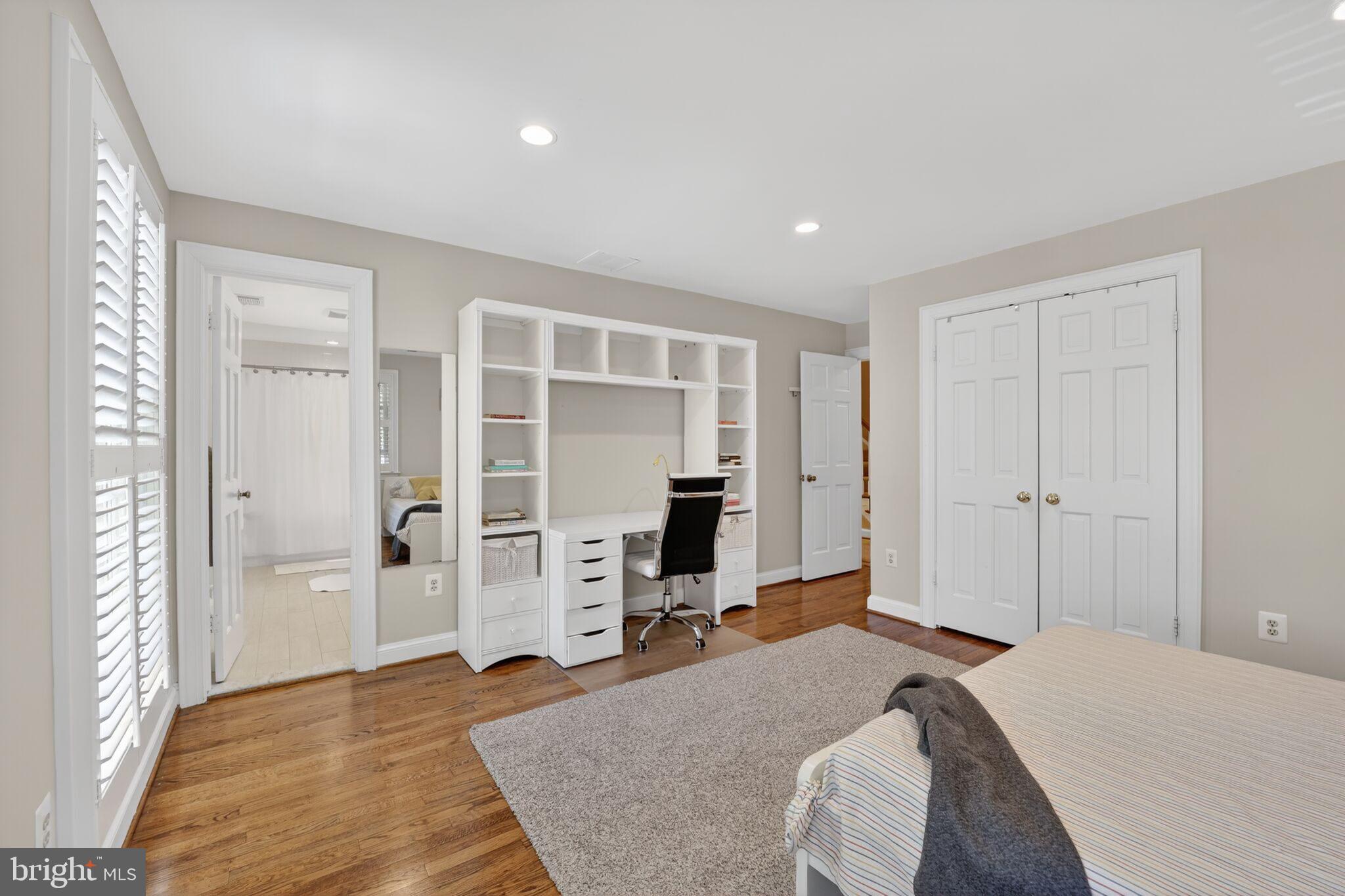 5115 CAPE COD COURT