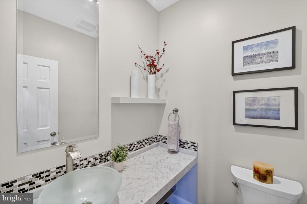 5115 CAPE COD COURT