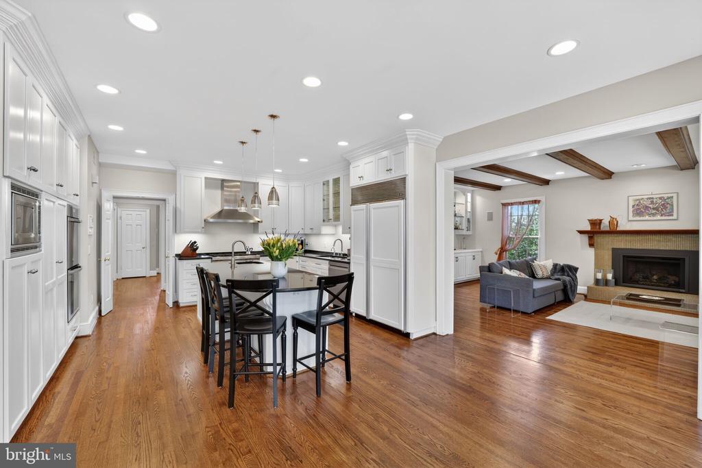 5115 CAPE COD COURT