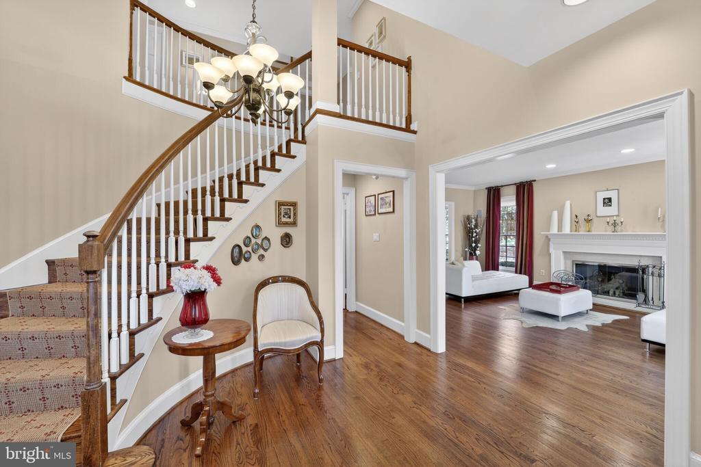 5115 CAPE COD COURT