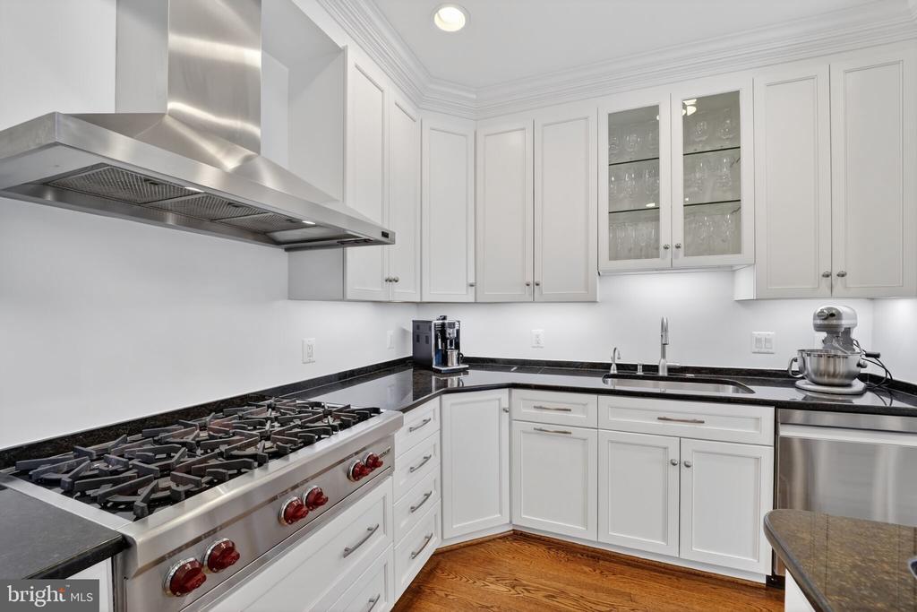 5115 CAPE COD COURT