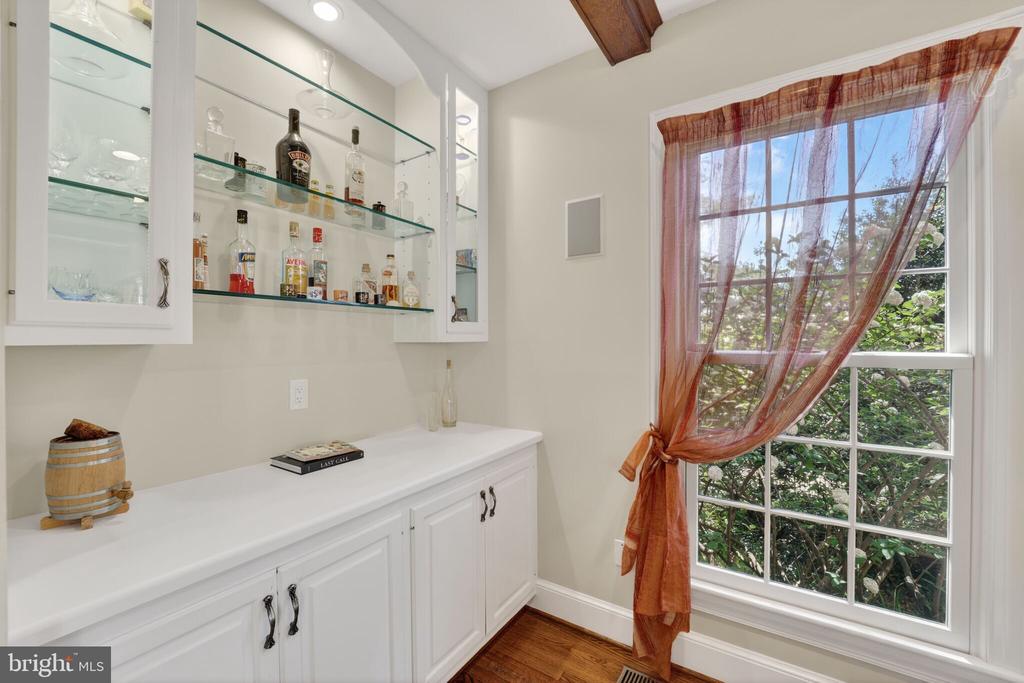 5115 CAPE COD COURT