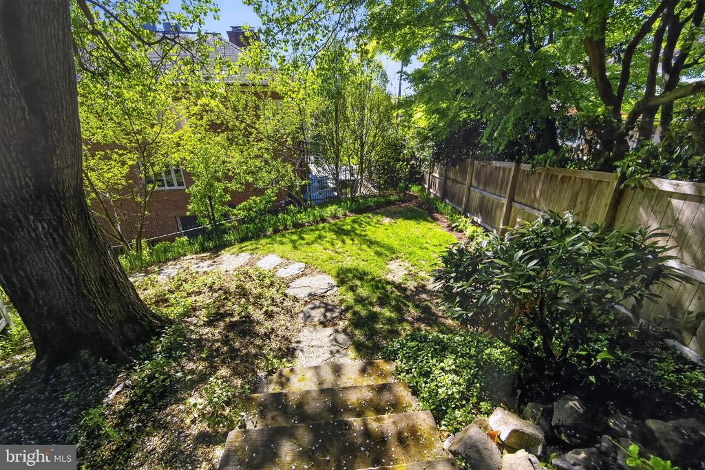 5115 CAPE COD COURT
