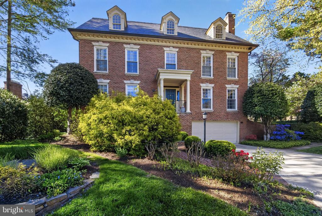 5115 CAPE COD COURT