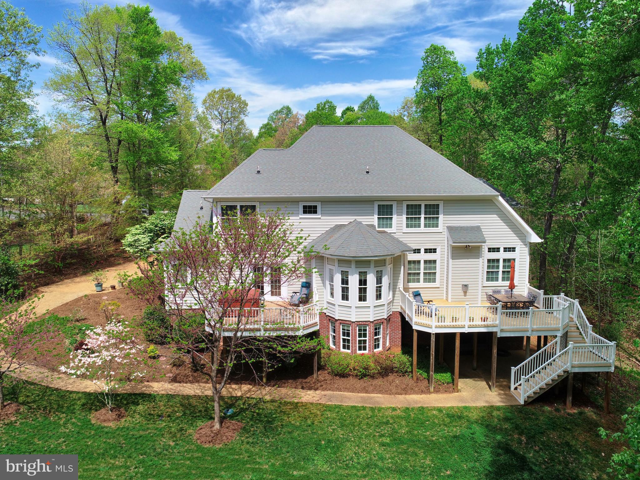2272 Oakridge Ct