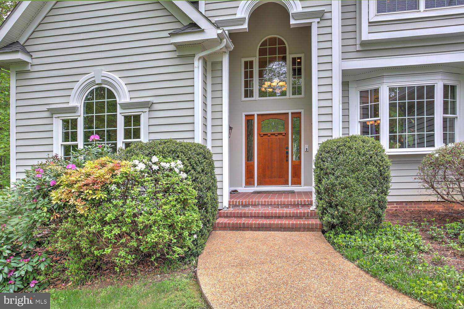 2272 Oakridge Ct