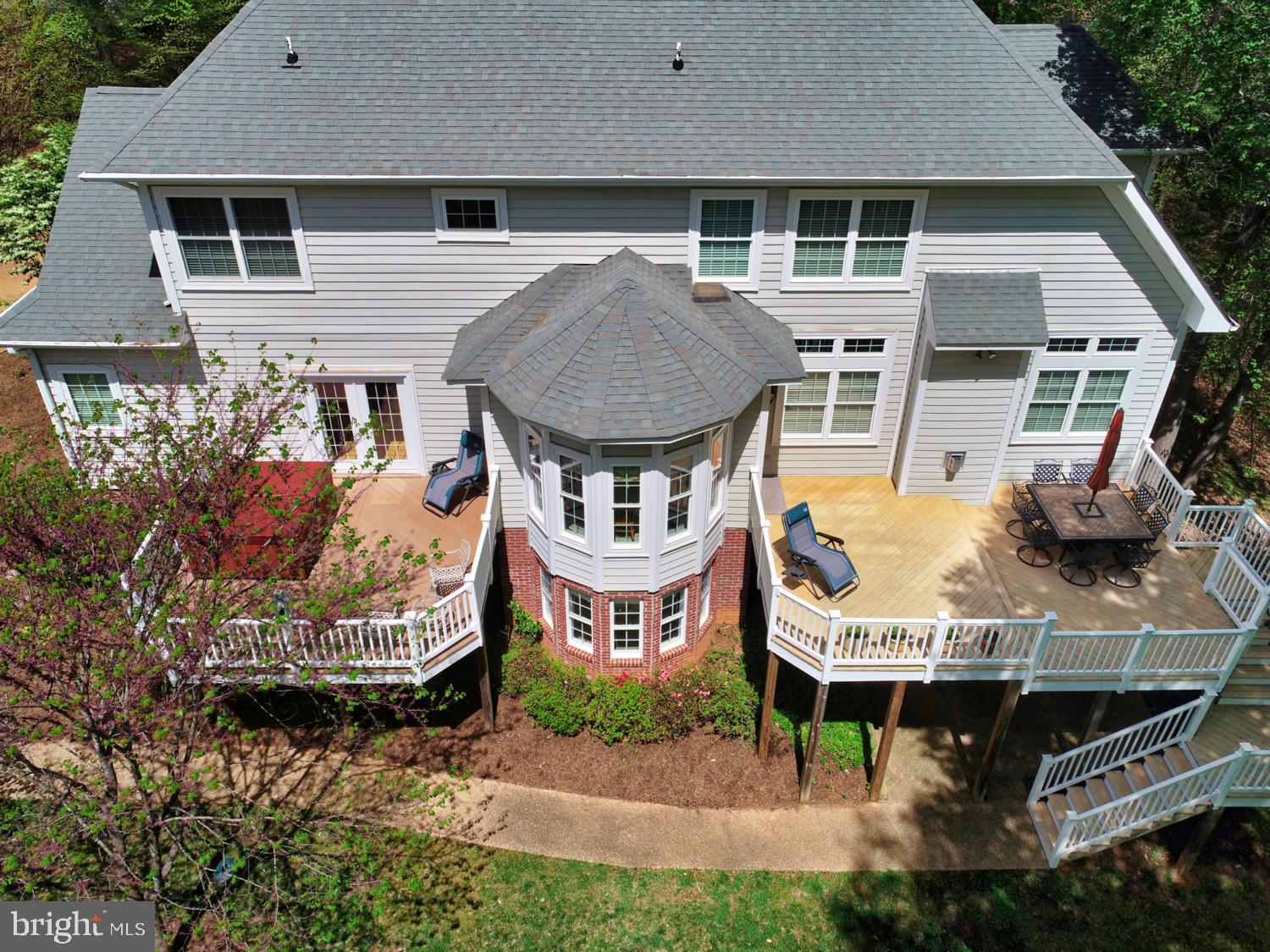 2272 Oakridge Ct