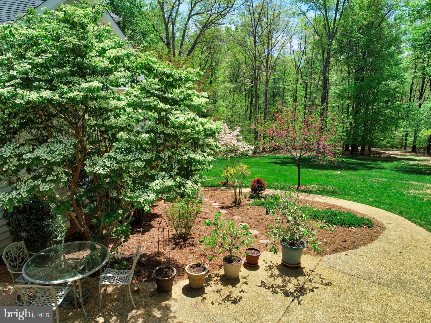 2272 Oakridge Ct