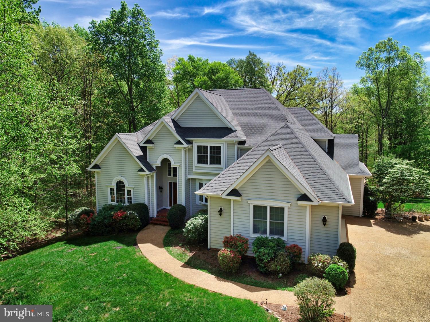 2272 Oakridge Ct