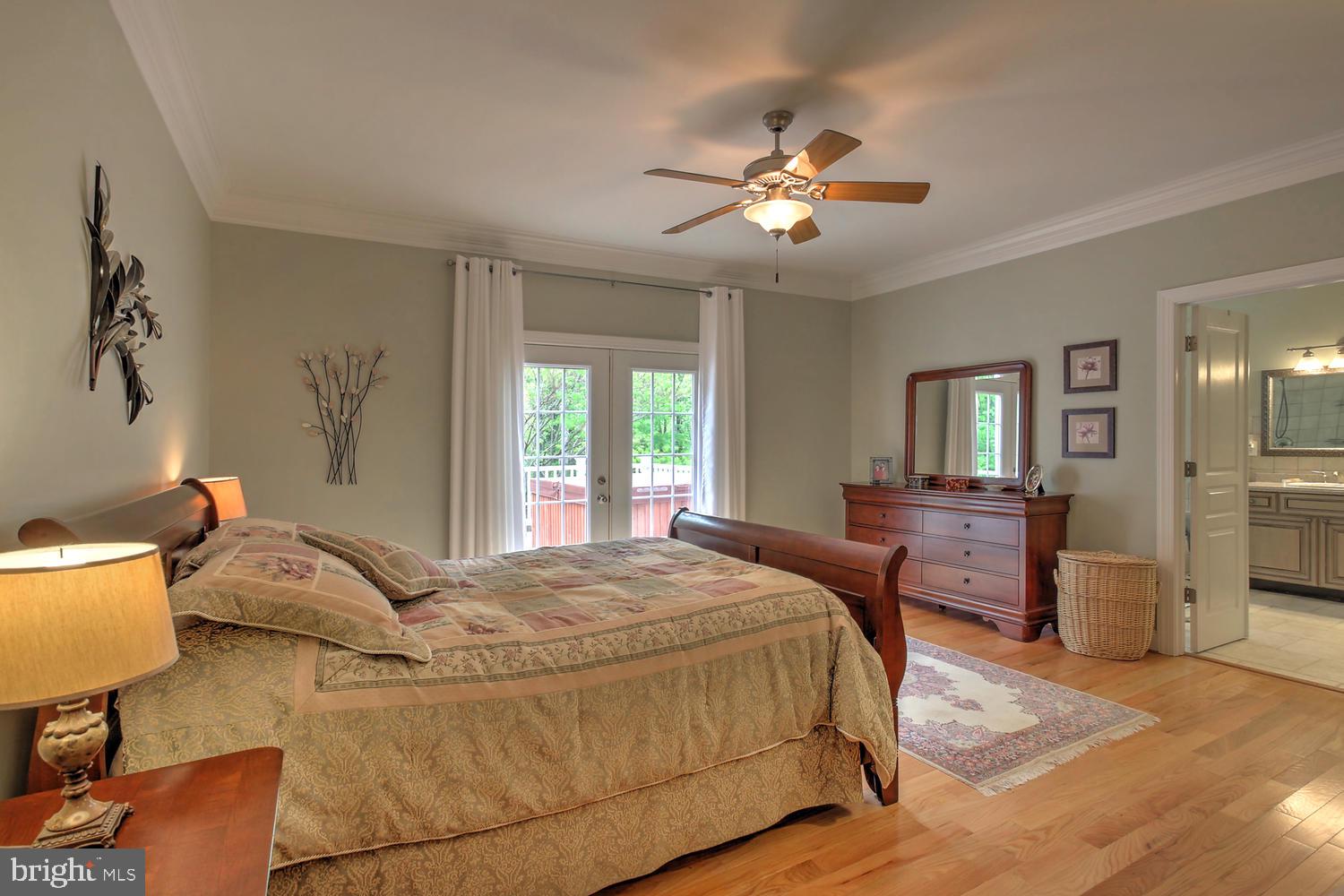2272 Oakridge Ct