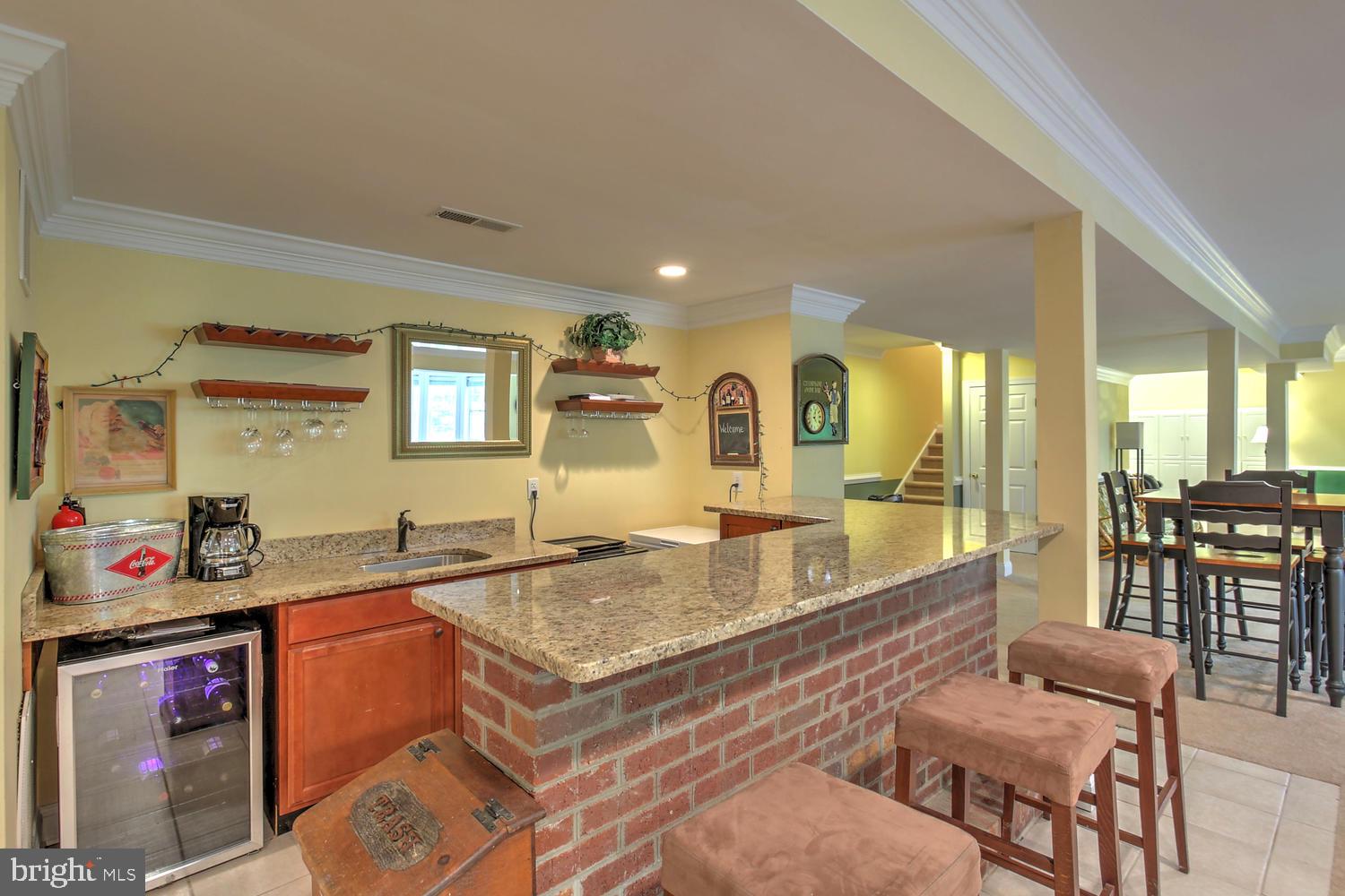 2272 Oakridge Ct