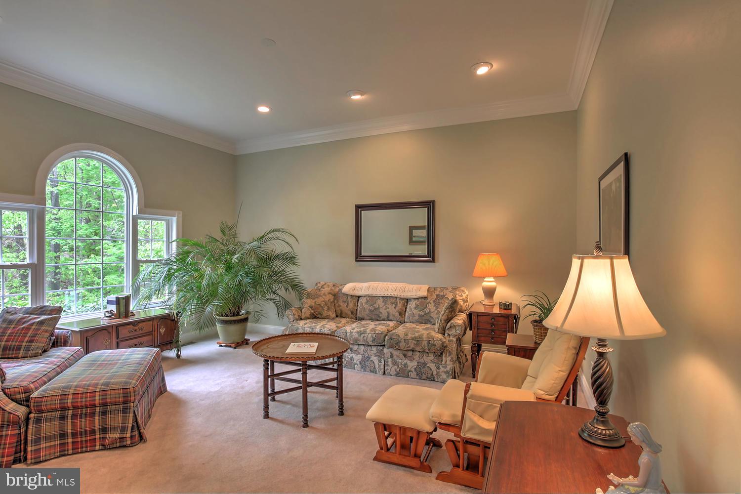 2272 Oakridge Ct