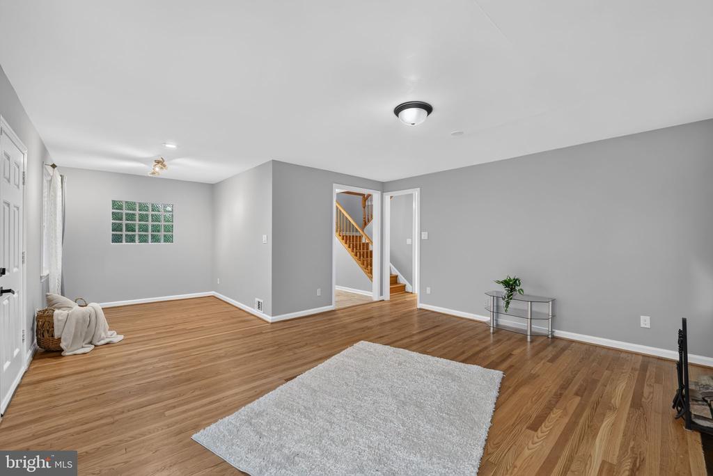 2637 N GREENBRIER STREET