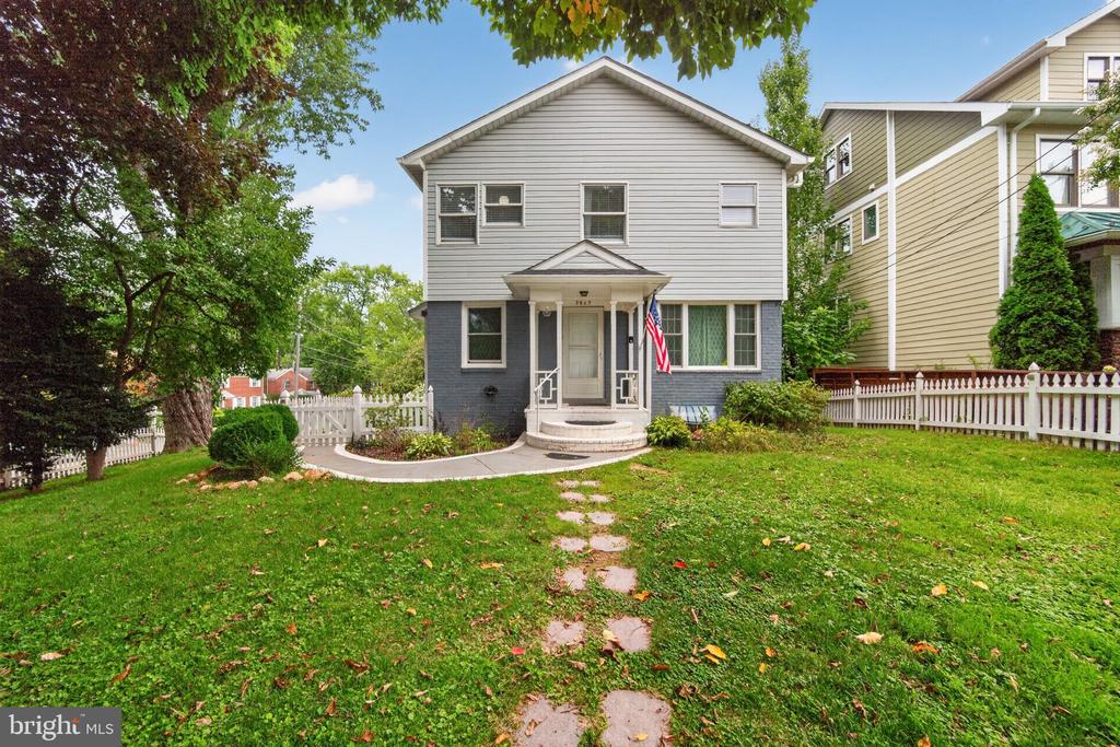2637 N GREENBRIER STREET