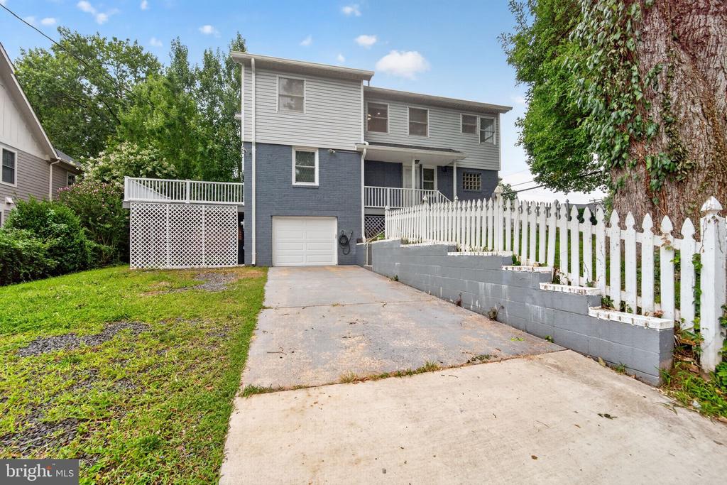 2637 N GREENBRIER STREET