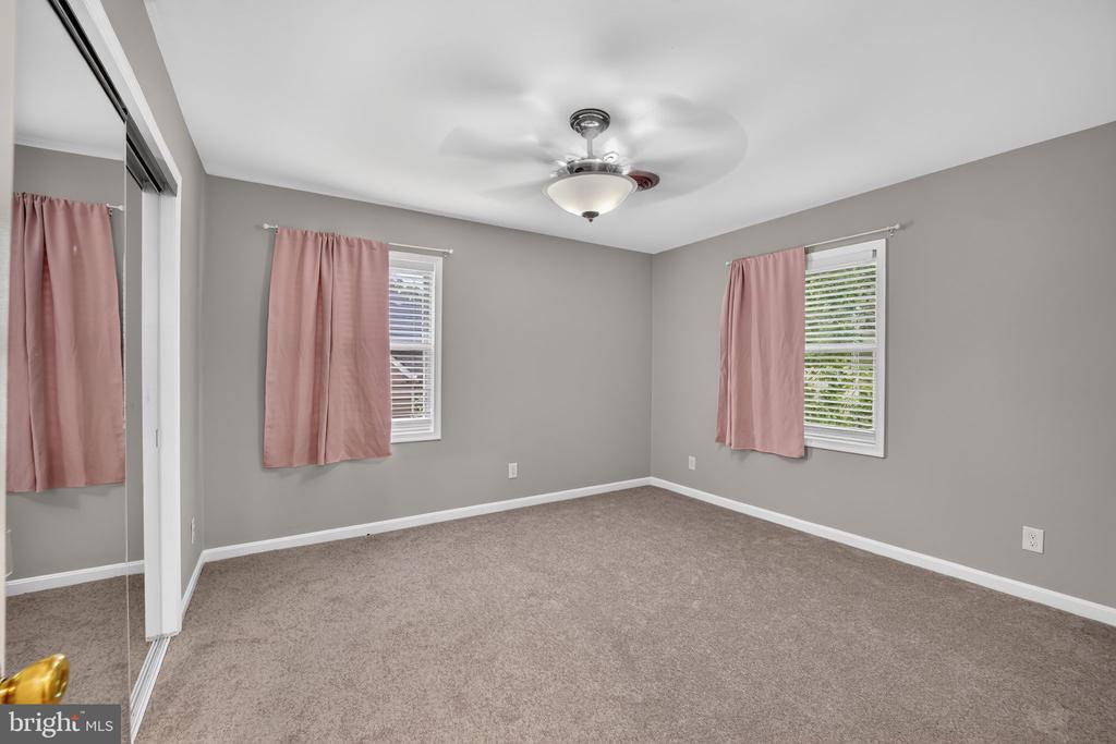 2637 N GREENBRIER STREET