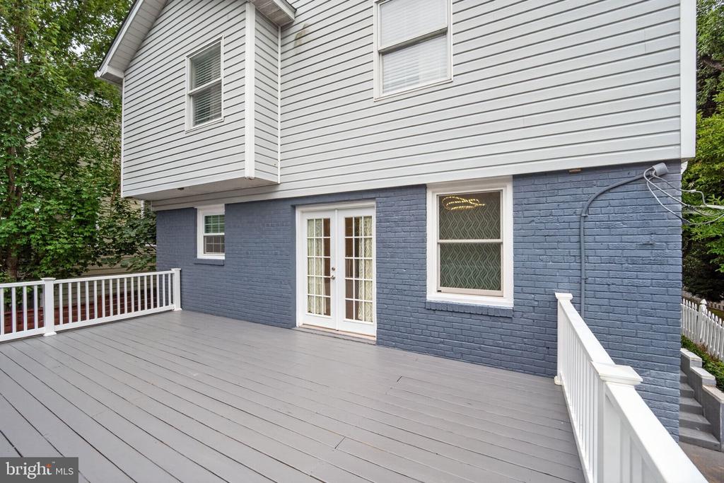2637 N GREENBRIER STREET