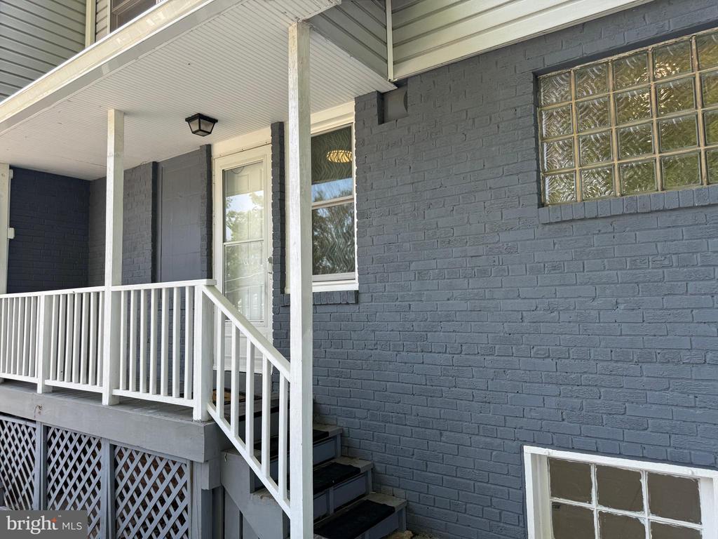 2637 N GREENBRIER STREET