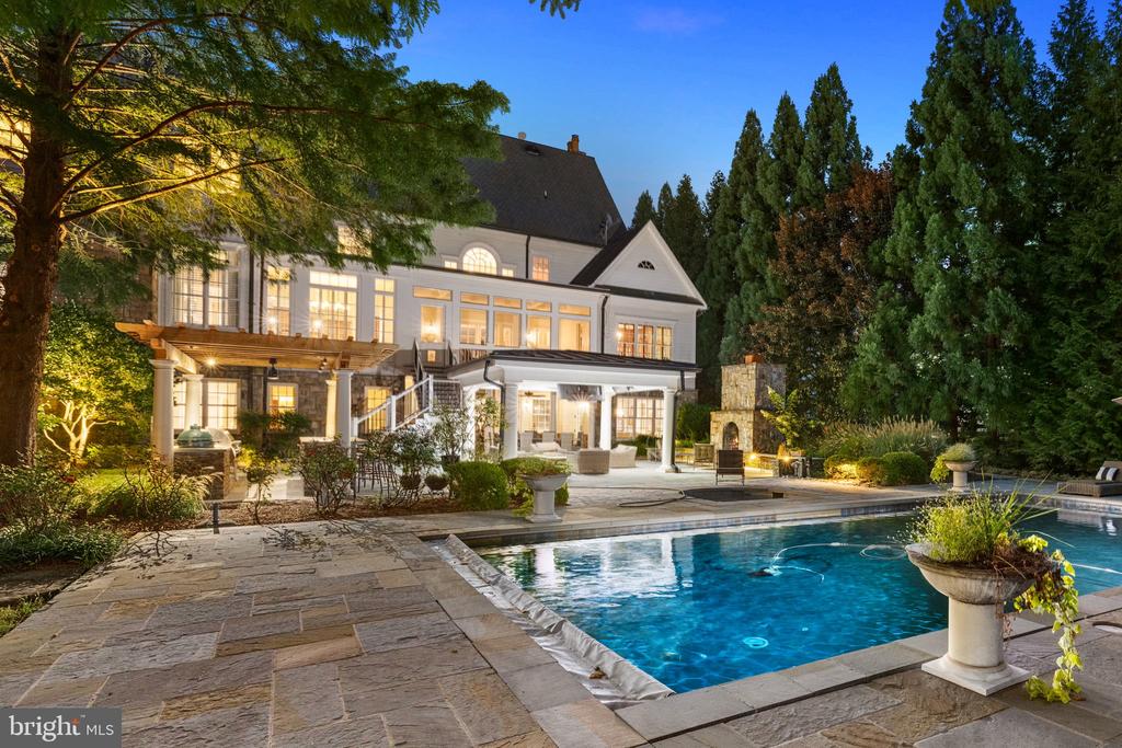 930 DOUGLASS DRIVE