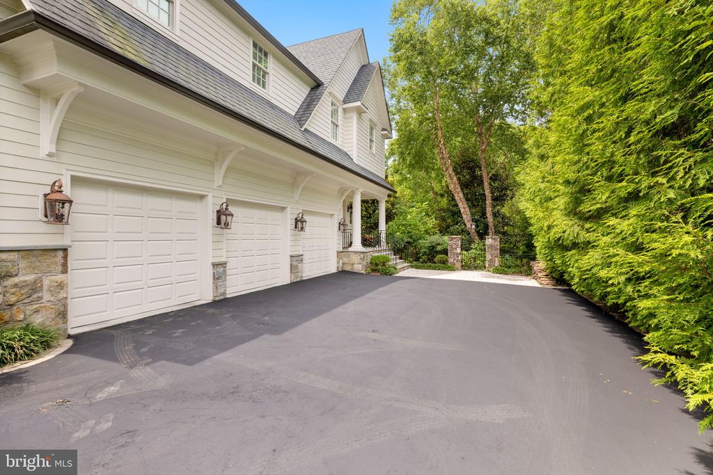 930 DOUGLASS DRIVE