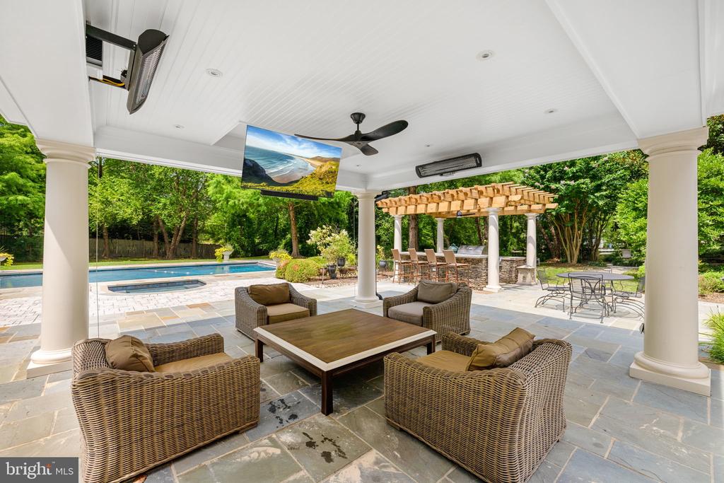 930 DOUGLASS DRIVE