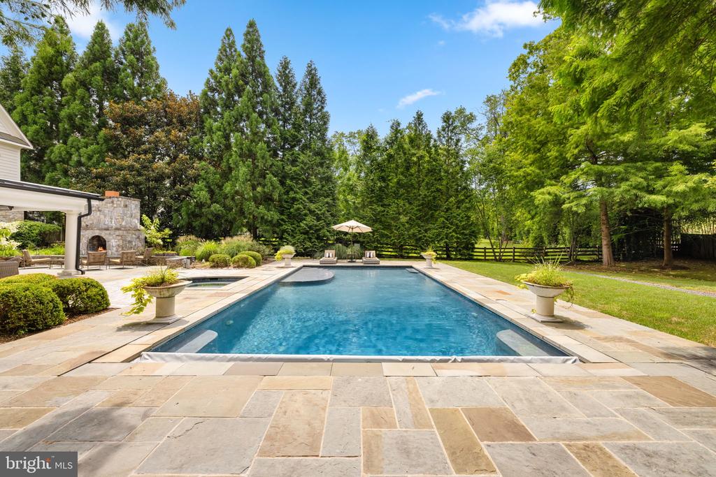 930 DOUGLASS DRIVE
