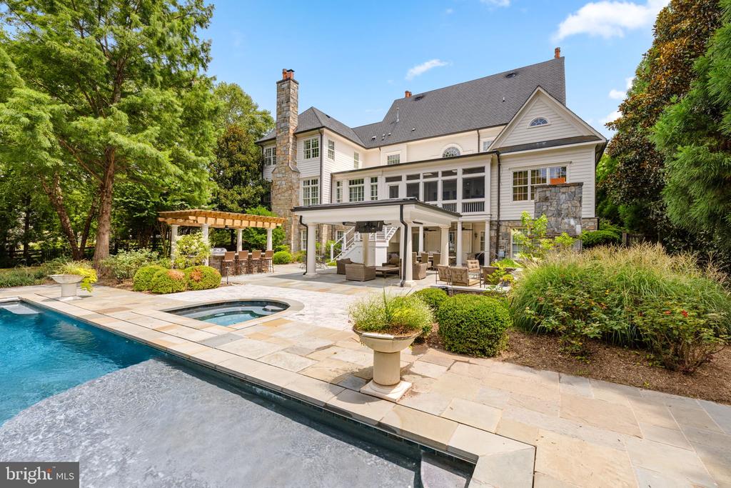 930 DOUGLASS DRIVE