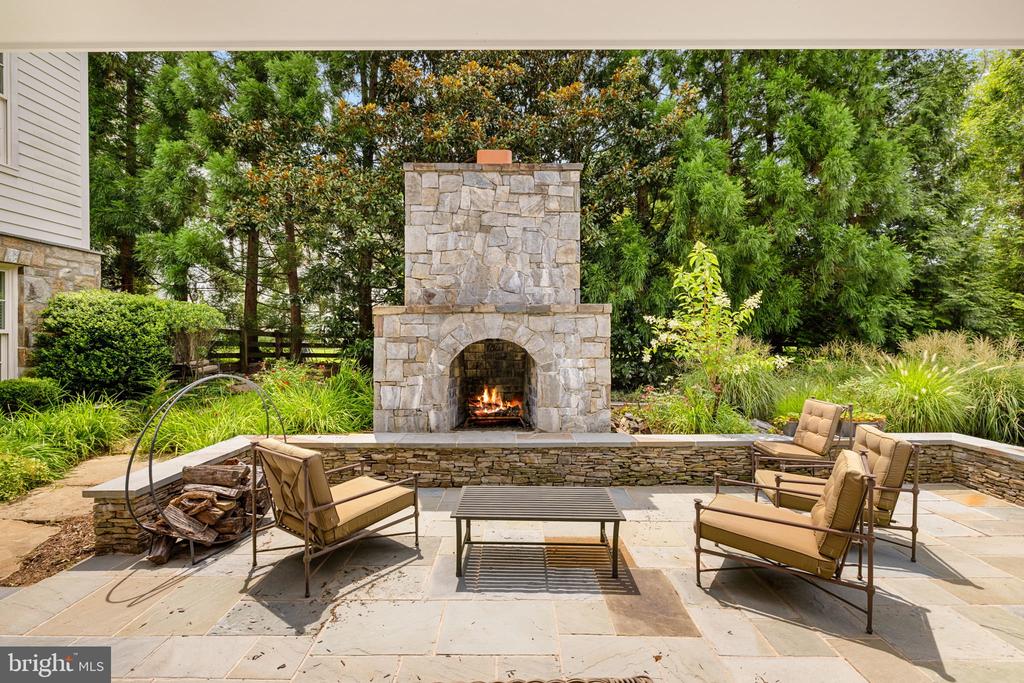 930 DOUGLASS DRIVE
