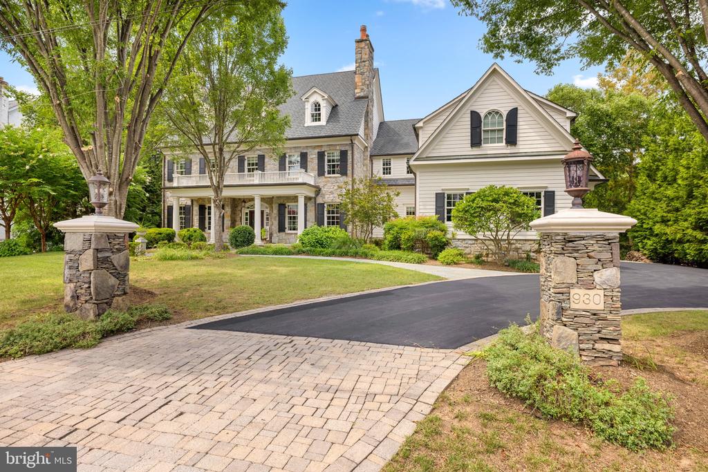 930 DOUGLASS DRIVE