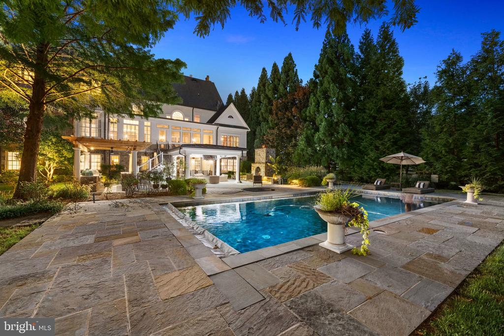 930 DOUGLASS DRIVE