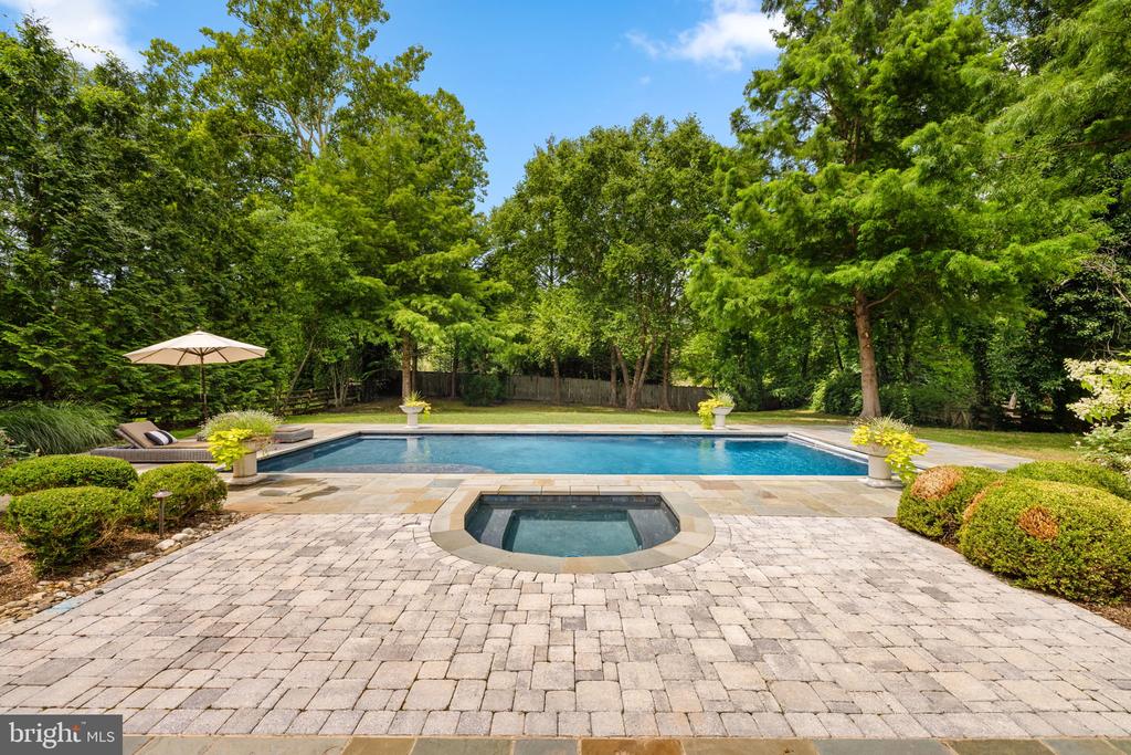 930 DOUGLASS DRIVE