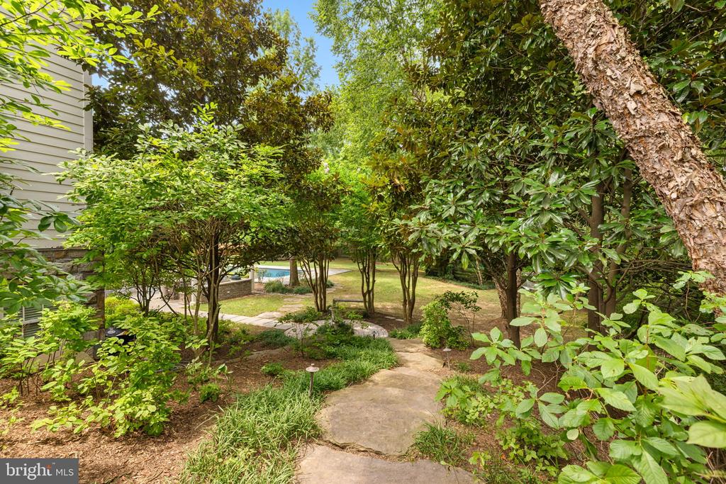 930 DOUGLASS DRIVE